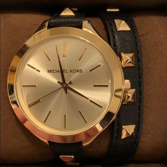 MICHAEL KORS RUNWAY LEATHER DOUBLE WRAP STUD WATCH - Picture 2 of 11